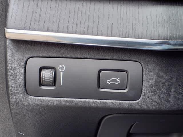 2022 Volvo XC90 Vehicle Photo in San Antonio, TX 78230-1001