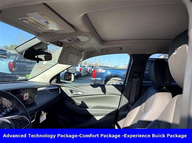 2025 Buick Encore GX Vehicle Photo in CHICOPEE, MA 01020-5001