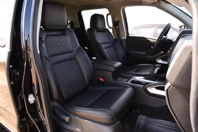 2024 Nissan Frontier Vehicle Photo in Ballwin, MO 63011