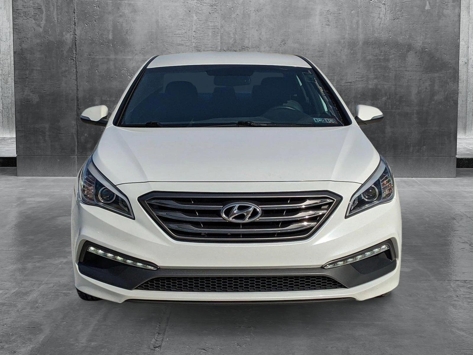 2015 Hyundai SONATA Vehicle Photo in Cockeysville, MD 21030