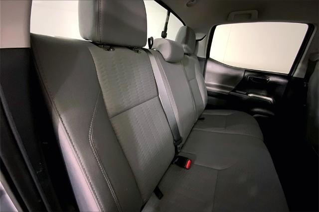 2017 Toyota Tacoma Vehicle Photo in Lees Summit, MO 64086