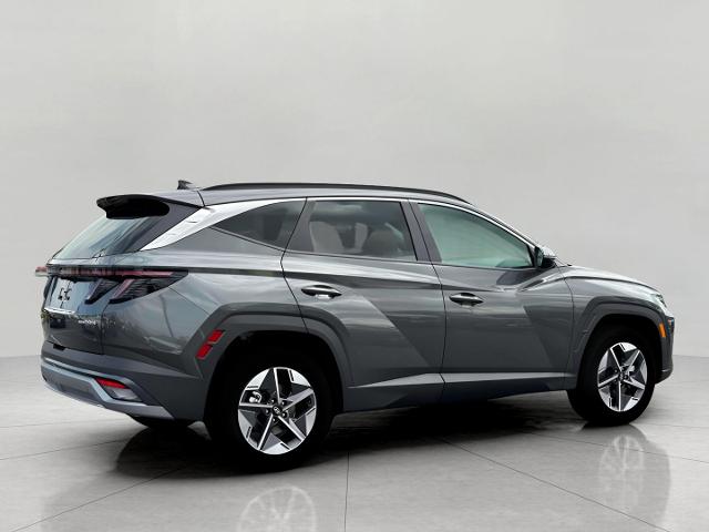 2025 Hyundai TUCSON Hybrid Vehicle Photo in Green Bay, WI 54304