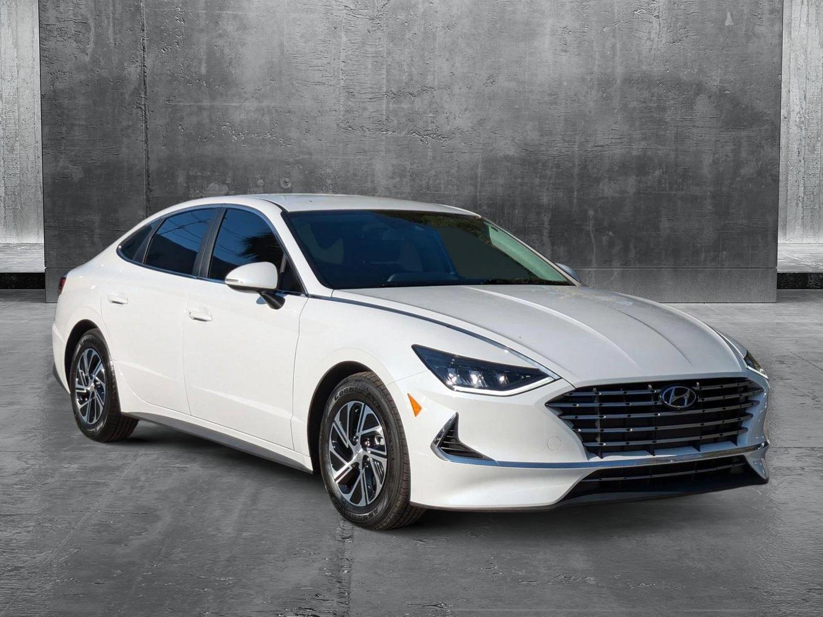 2022 Hyundai SONATA Hybrid Vehicle Photo in Tampa, FL 33614