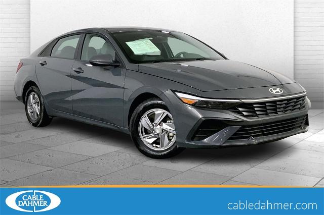 2024 Hyundai ELANTRA Vehicle Photo in Lees Summit, MO 64086