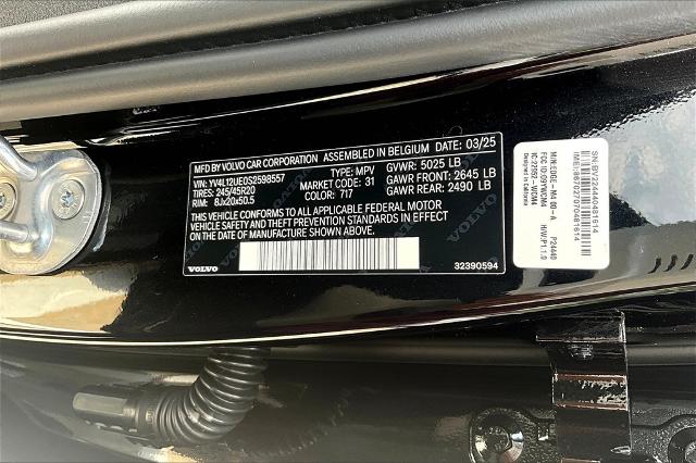 2025 Volvo XC40 Vehicle Photo in Houston, TX 77007