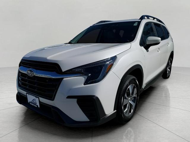 2025 Subaru Ascent Vehicle Photo in Green Bay, WI 54304
