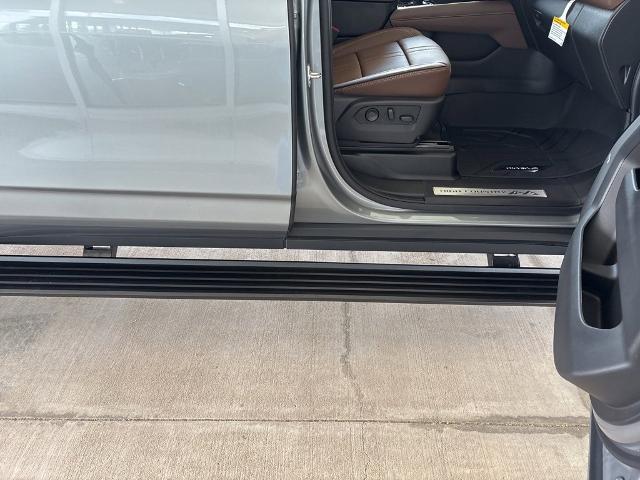 2025 Chevrolet Suburban Vehicle Photo in MANHATTAN, KS 66502-5036
