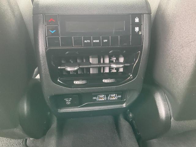 2023 Jeep Grand Cherokee L Vehicle Photo in Kaukauna, WI 54130