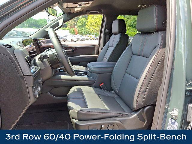2025 Chevrolet Suburban Vehicle Photo in DANBURY, CT 06810-5034