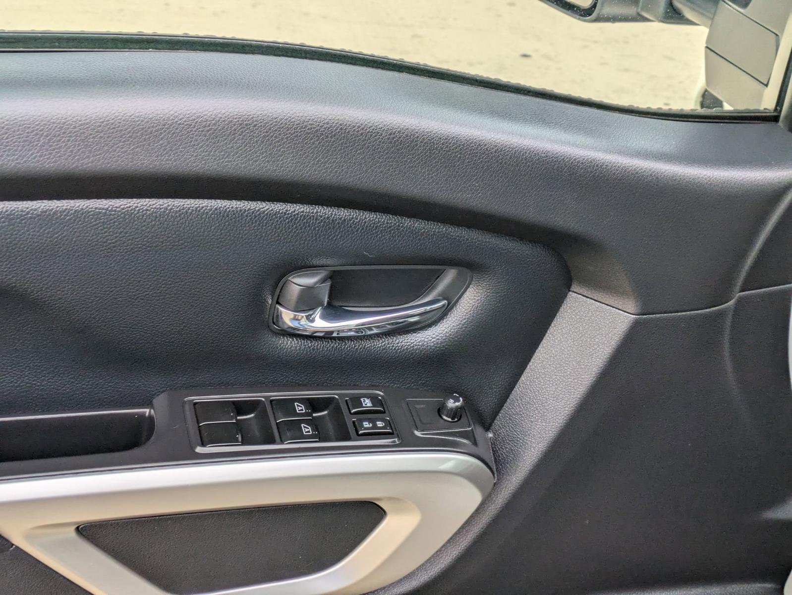 2021 Nissan Titan Vehicle Photo in SELMA, TX 78154-1460