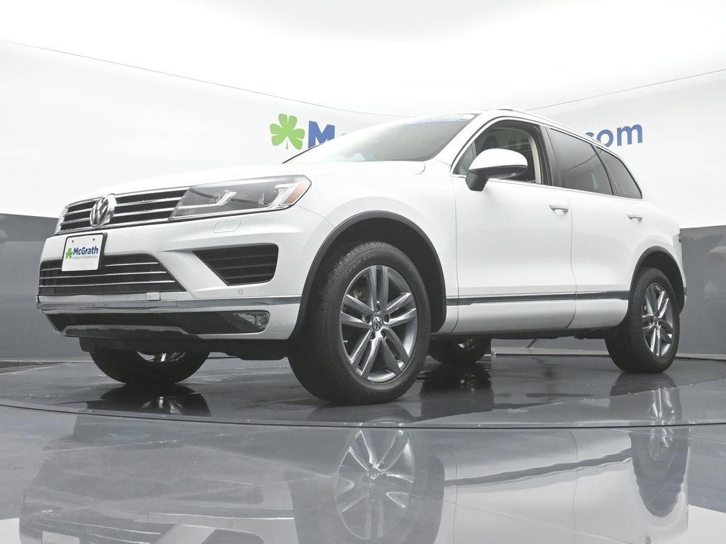 2016 Volkswagen Touareg Vehicle Photo in Marion, IA 52302