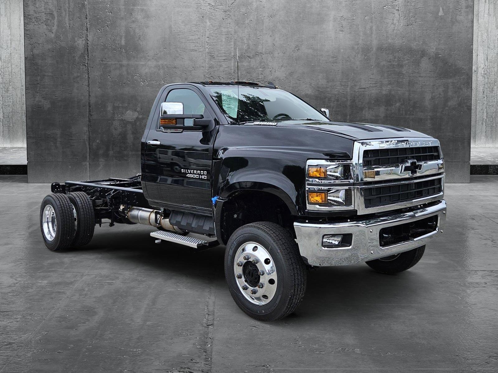 2024 Chevrolet Silverado 4500 HD Vehicle Photo in GREENACRES, FL 33463-3207