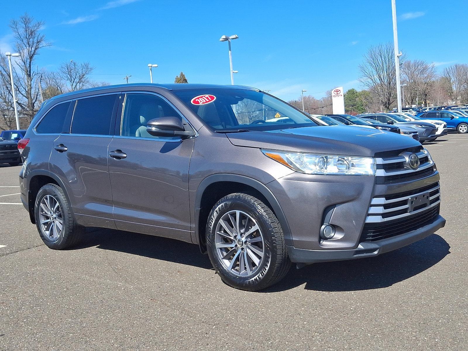 2017 Toyota Highlander Vehicle Photo in Trevose, PA 19053