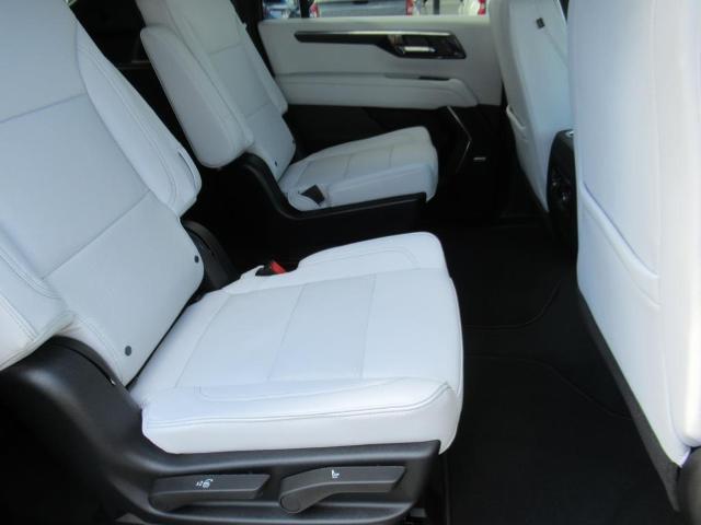 2025 Chevrolet Suburban Vehicle Photo in LEESBURG, FL 34788-4022