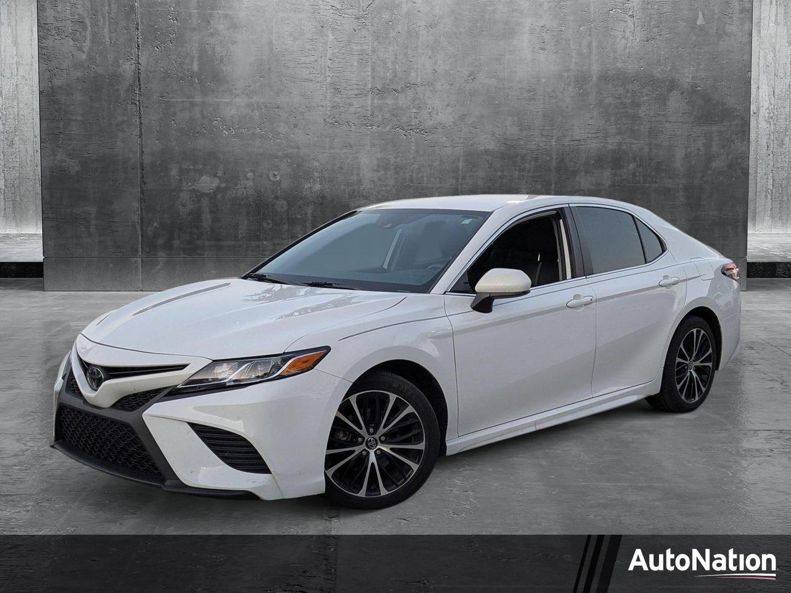 2020 Toyota Camry Vehicle Photo in PEMBROKE PINES, FL 33024-6534