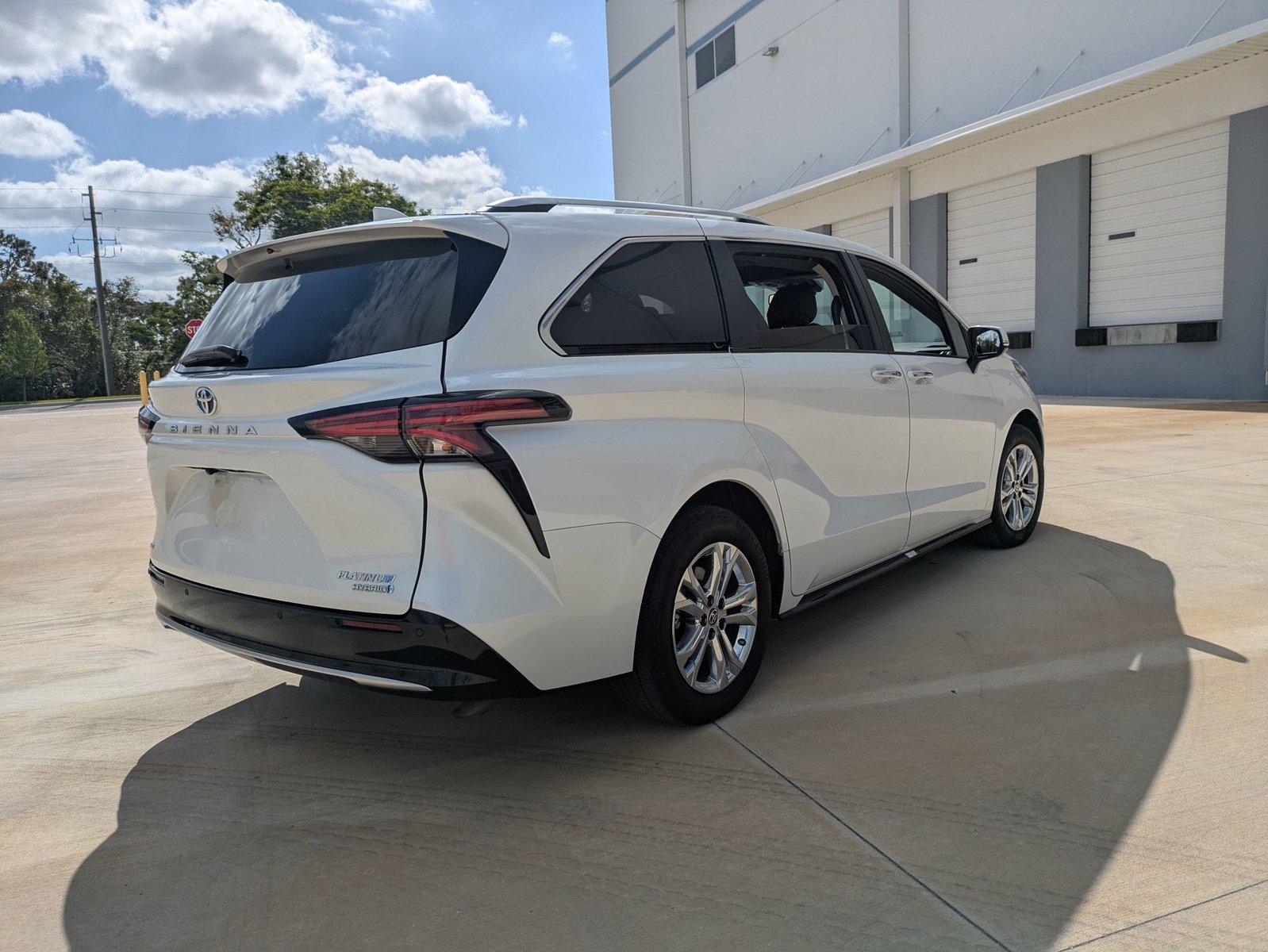 2024 Toyota Sienna Vehicle Photo in Winter Park, FL 32792