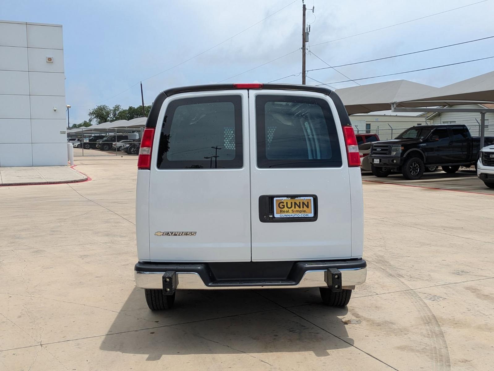 2023 Chevrolet Express Cargo 2500 Vehicle Photo in SELMA, TX 78154-1460