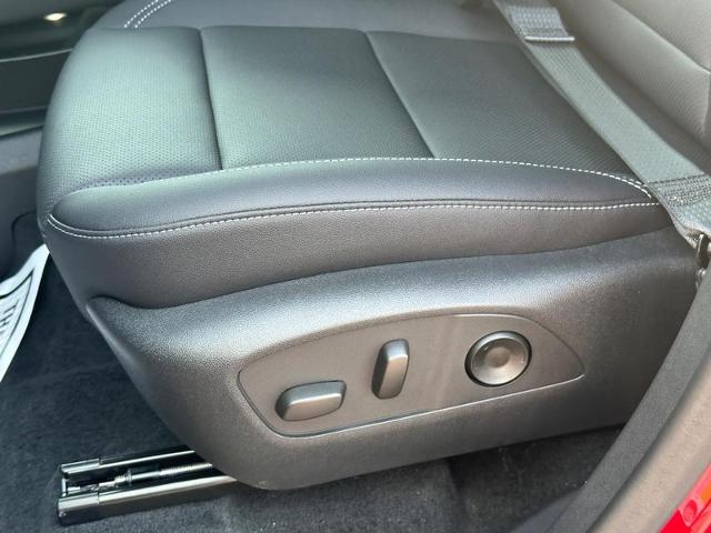 2025 Chevrolet Traverse Vehicle Photo in COLUMBIA, MO 65203-3903
