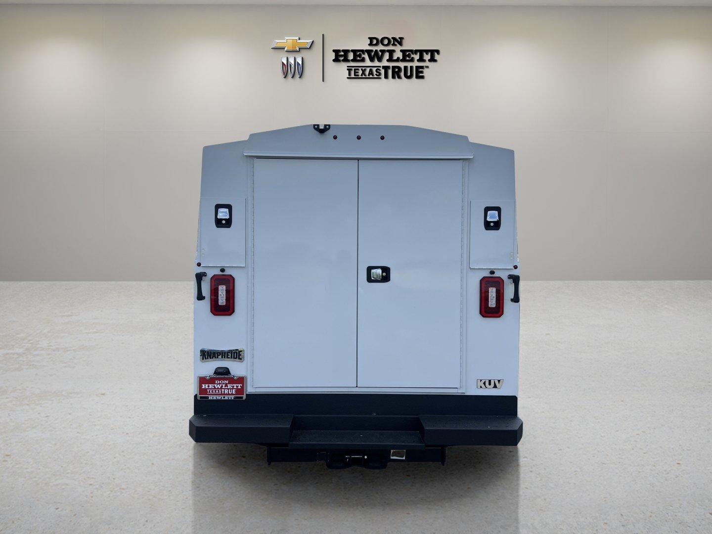 2025 Chevrolet Express Cutaway 3500 Vehicle Photo in GEORGETOWN, TX 78626-7508