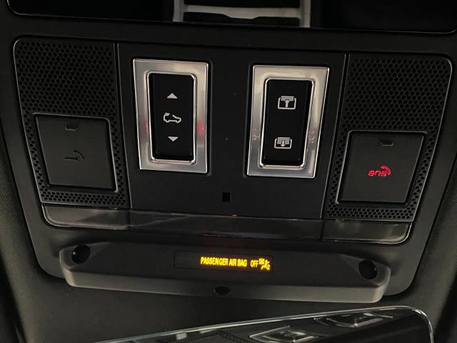 2025 Defender Vehicle Photo in Appleton, WI 54913