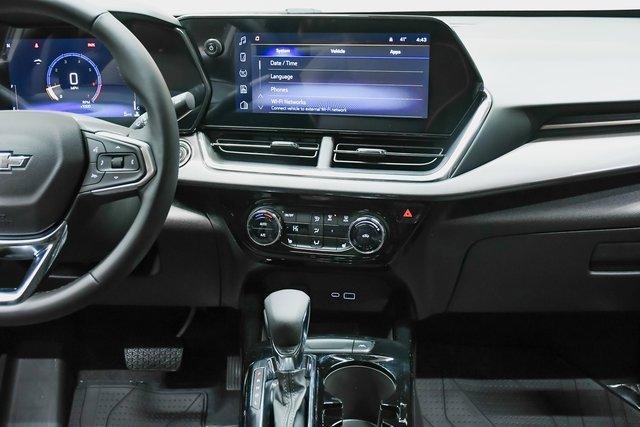 2025 Chevrolet Trax Vehicle Photo in EVERETT, WA 98203-5662