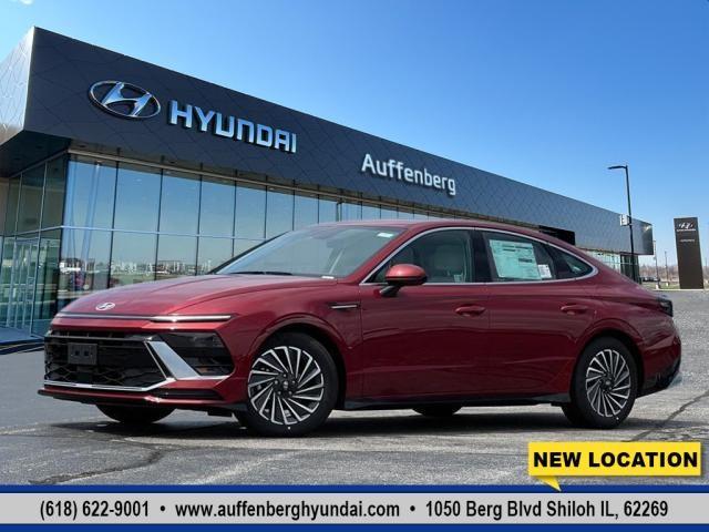 2024 Hyundai SONATA Hybrid Vehicle Photo in Shiloh, IL 62269