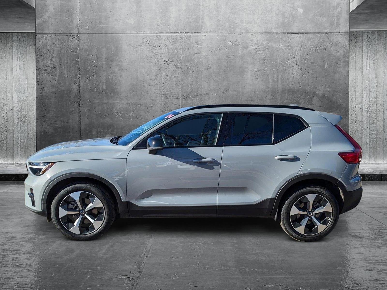 2024 Volvo XC40 Vehicle Photo in LONE TREE, CO 80124-2750