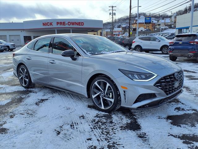 2022 Hyundai SONATA Vehicle Photo in TARENTUM, PA 15084-1435