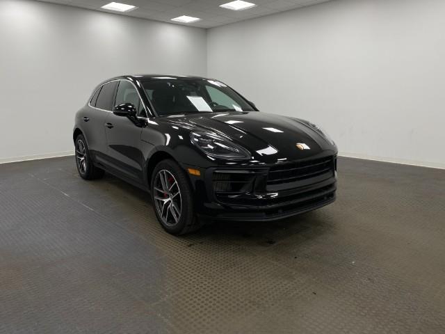 2022 Porsche Macan Vehicle Photo in Appleton, WI 54913