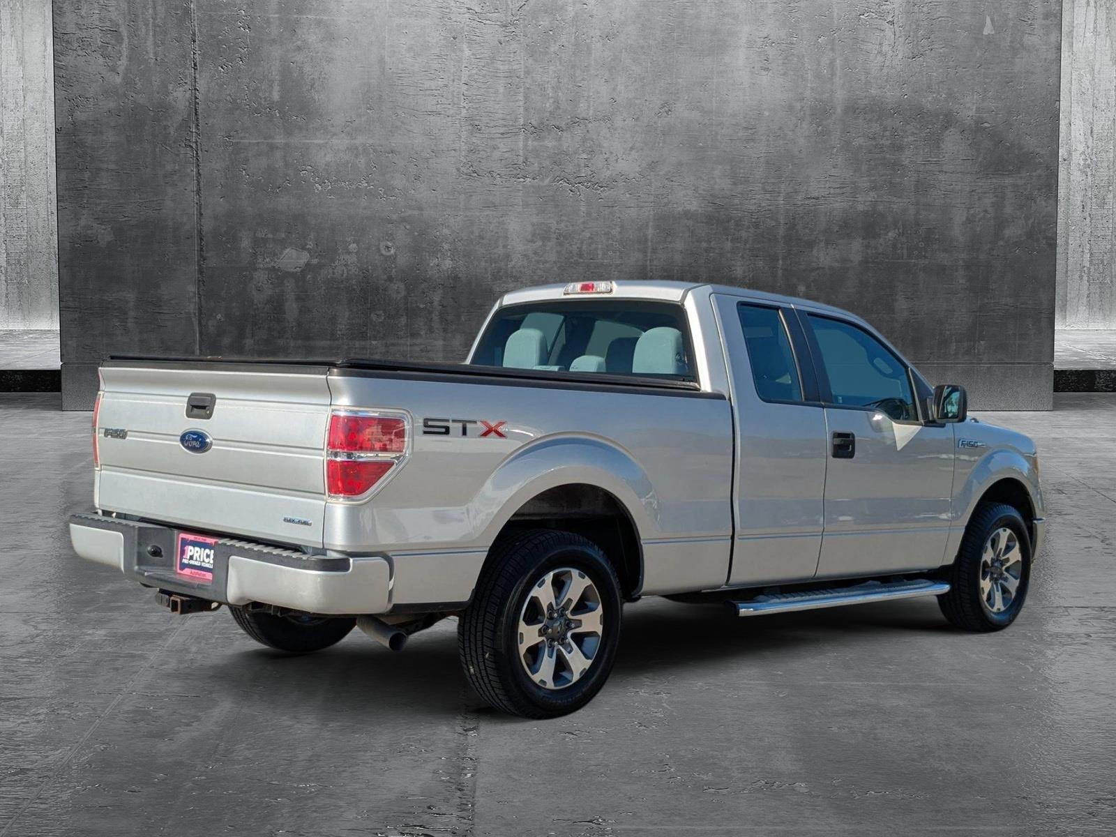 2013 Ford F-150 Vehicle Photo in St. Petersburg, FL 33713