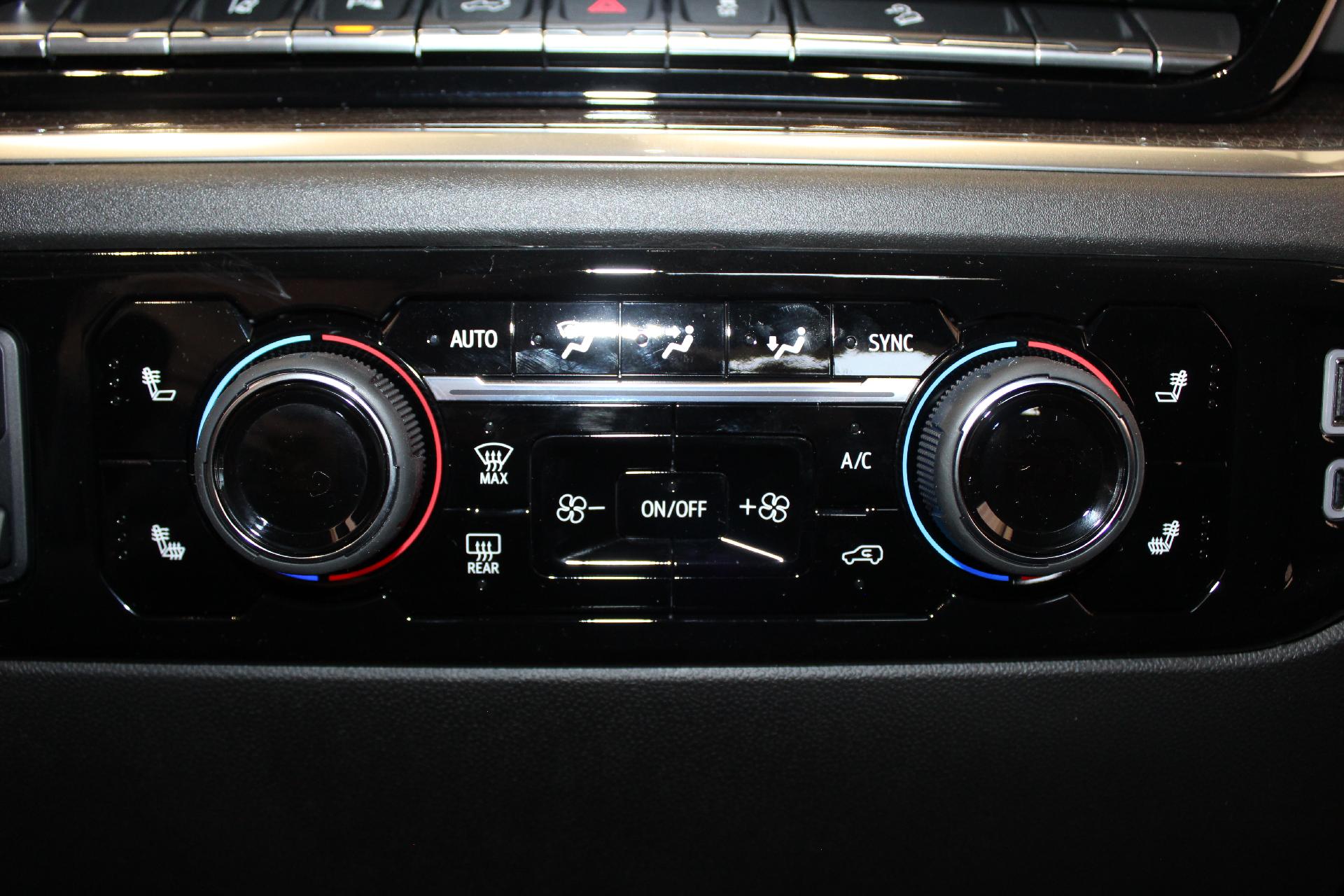 2025 Chevrolet Silverado 2500 HD Vehicle Photo in NORTHAMPTON, MA 01060-1120