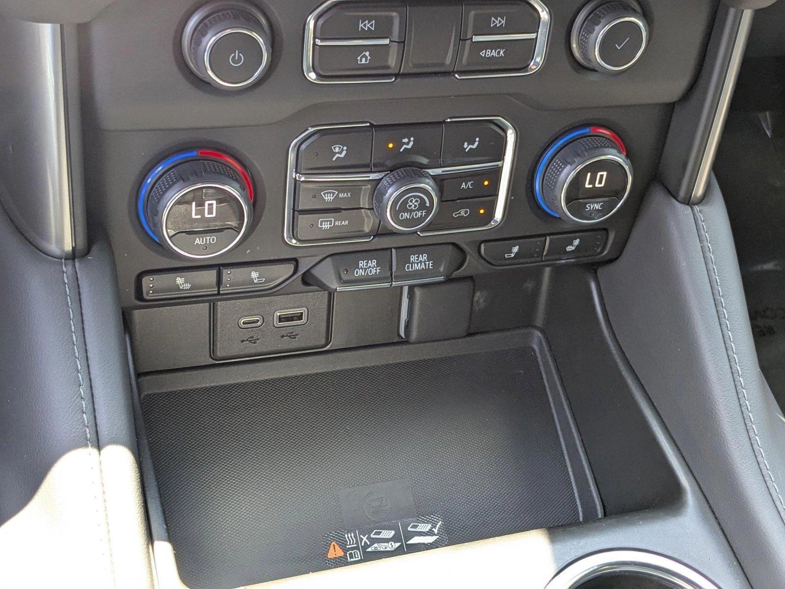 2024 Chevrolet Suburban Vehicle Photo in Miami, FL 33169