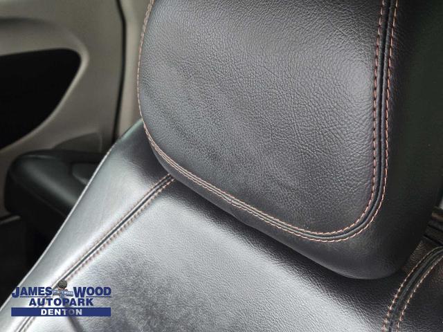 2017 Chrysler Pacifica Vehicle Photo in DENTON, TX 76210-9321