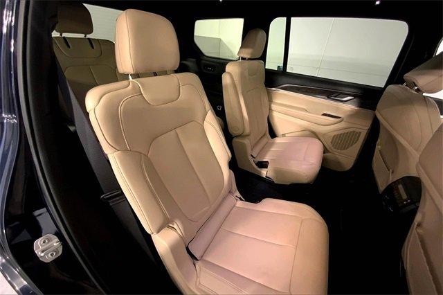 2023 Jeep Grand Cherokee L Vehicle Photo in KANSAS CITY, MO 64114-4545