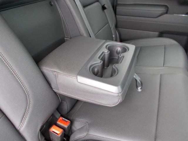 2023 GMC Sierra 1500 Vehicle Photo in LOWELL, MA 01852-4336