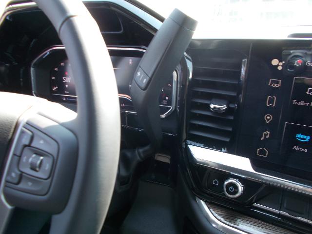 2025 GMC Sierra 1500 Vehicle Photo in LOWELL, MA 01852-4336