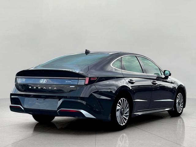 2025 Hyundai SONATA Hybrid Vehicle Photo in Green Bay, WI 54304