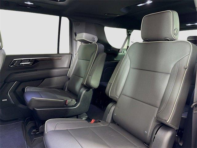 2025 Chevrolet Suburban Vehicle Photo in PUYALLUP, WA 98371-4149