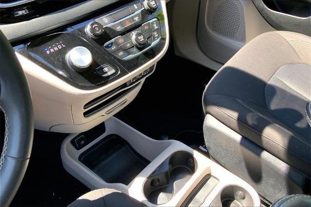 2023 Chrysler Voyager Vehicle Photo in Kansas City, MO 64114
