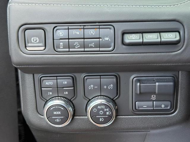 2024 GMC Yukon Vehicle Photo in COLUMBIA, MO 65203-3903