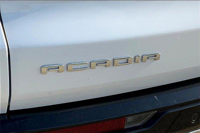 2024 GMC Acadia Vehicle Photo in TOPEKA, KS 66609-0000