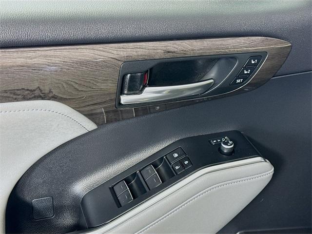 2023 Toyota Highlander Vehicle Photo in Everett, WA 98204