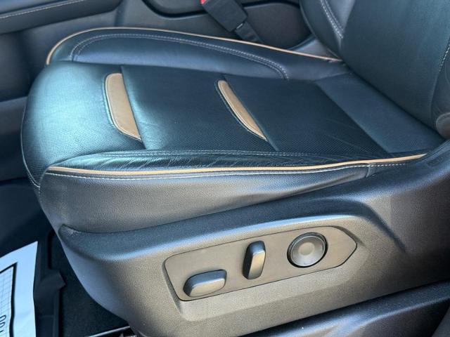 2021 GMC Yukon XL Vehicle Photo in COLUMBIA, MO 65203-3903