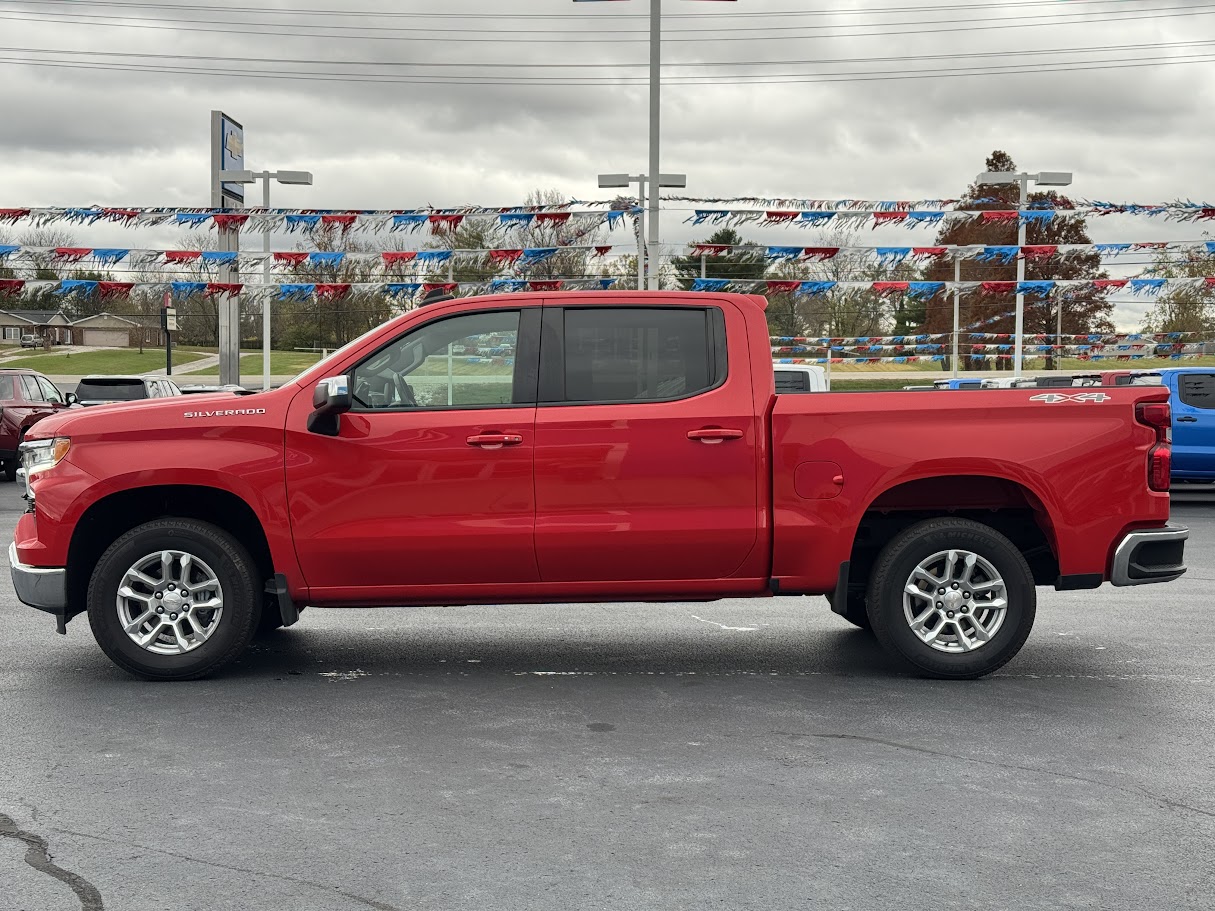 2022 Chevrolet Silverado 1500 Vehicle Photo in BOONVILLE, IN 47601-9633