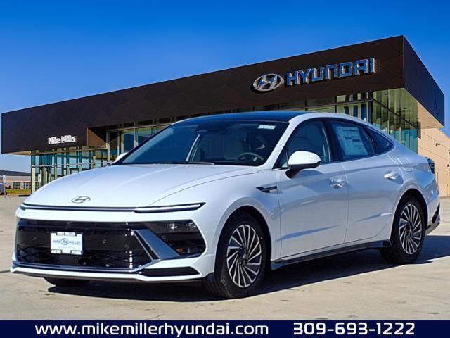 2025 Hyundai SONATA Hybrid Vehicle Photo in Peoria, IL 61615