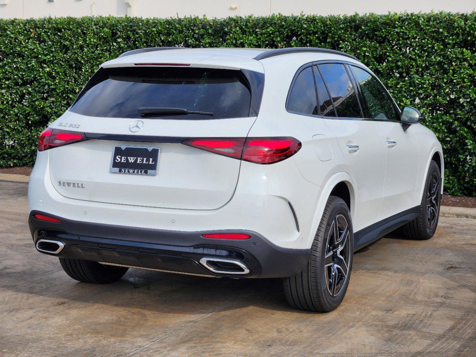 2025 Mercedes-Benz GLC Vehicle Photo in HOUSTON, TX 77079