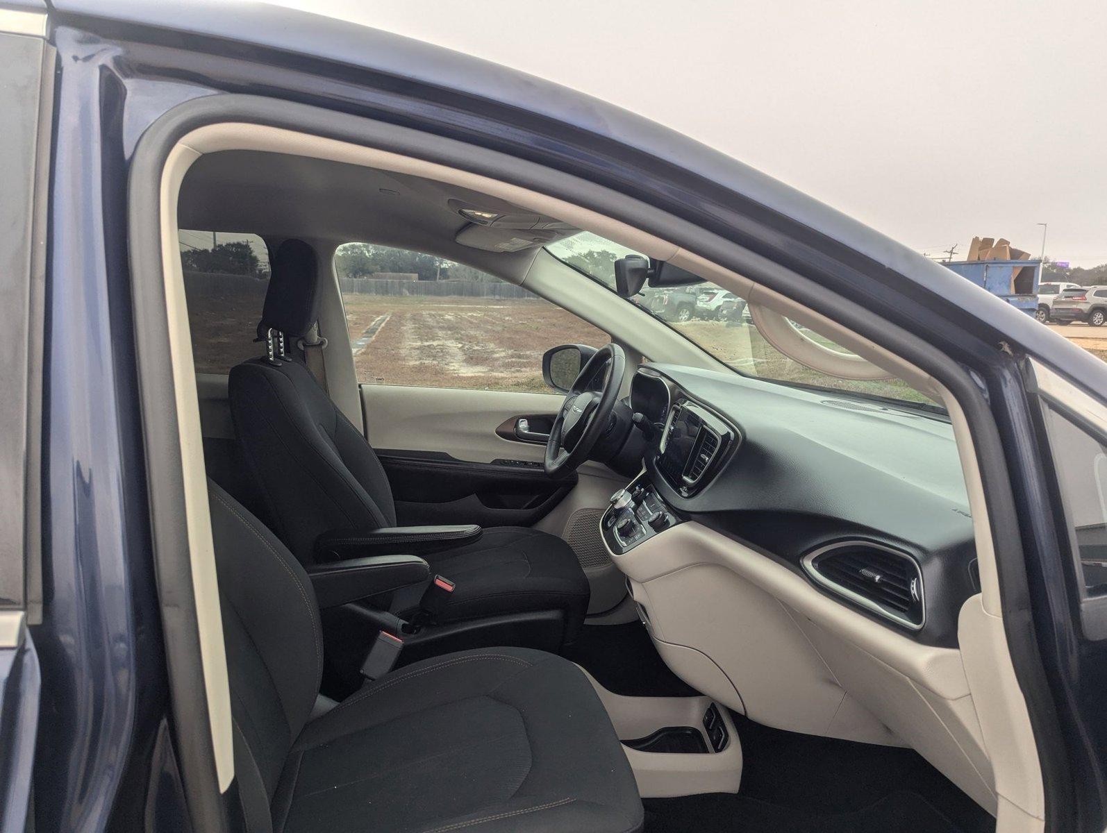 2017 Chrysler Pacifica Vehicle Photo in CORPUS CHRISTI, TX 78412-4902