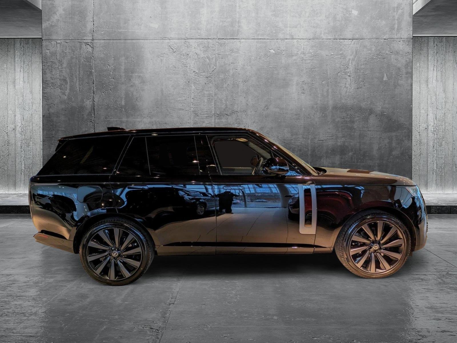 2024 Land Rover Range Rover Vehicle Photo in Bethesda, MD 20852