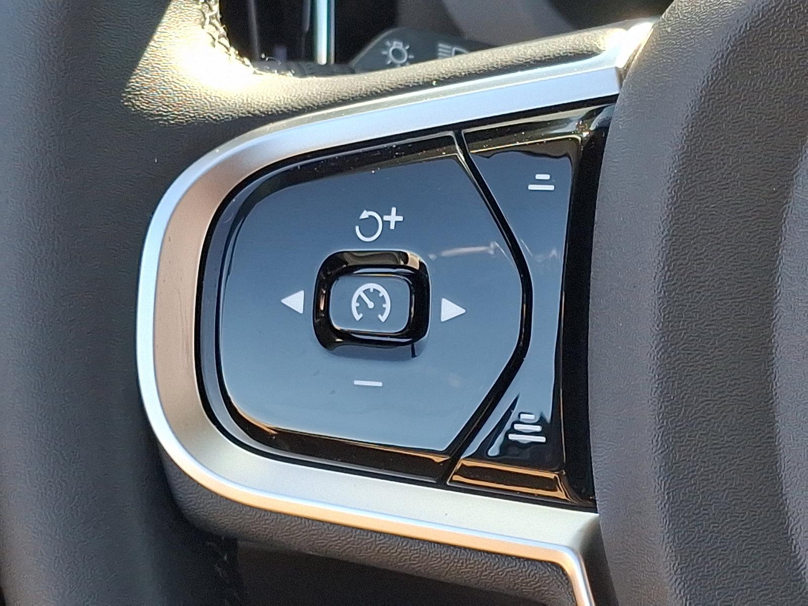 2025 Volvo XC60 Plug-In Hybrid Vehicle Photo in Trevose, PA 19053