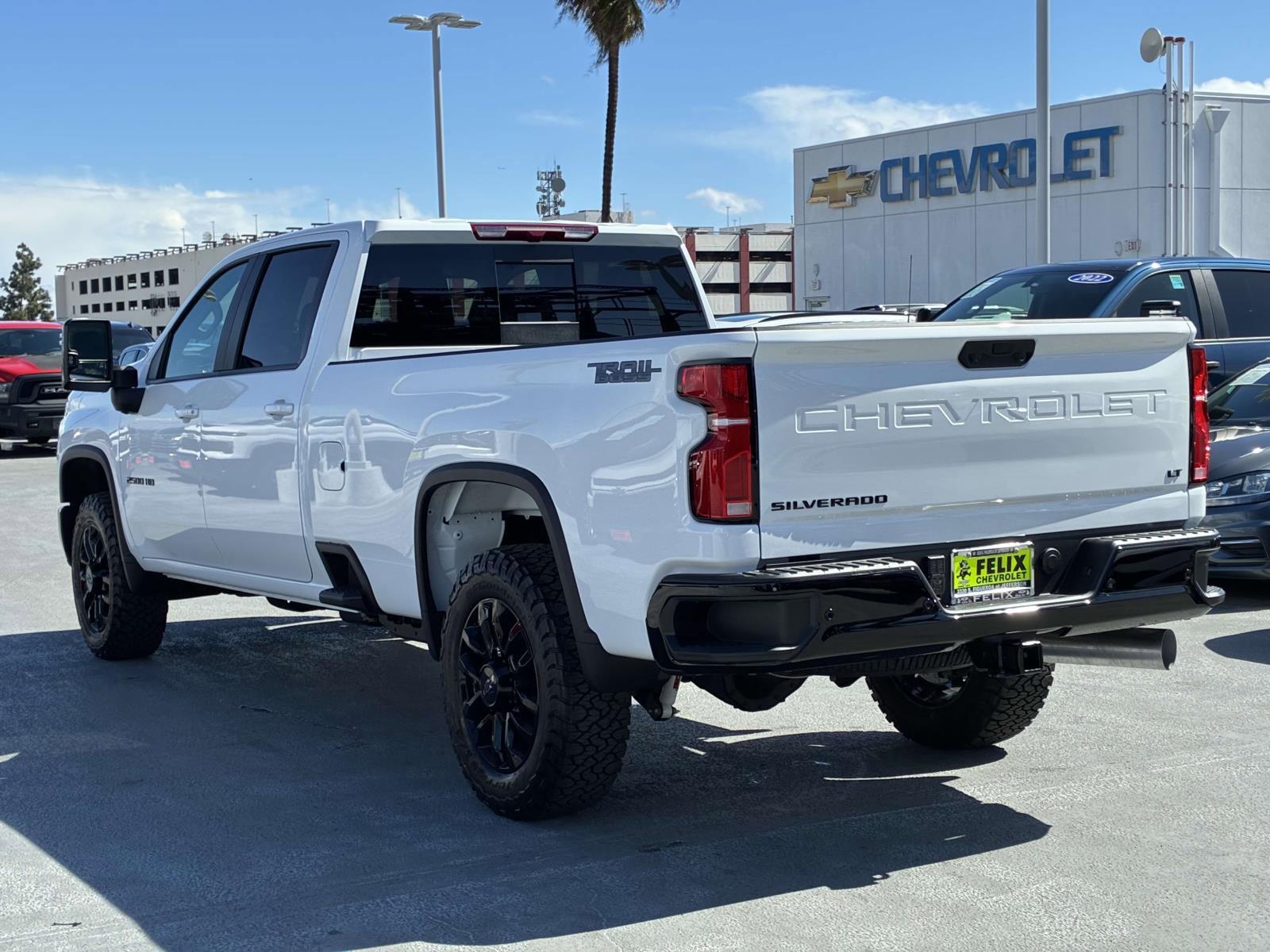 2025 Chevrolet Silverado 2500 HD Vehicle Photo in LOS ANGELES, CA 90007-3794